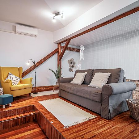 Beautiful And Romantic Penthouse With Two Terraces บราติสลาวา ภายนอก รูปภาพ