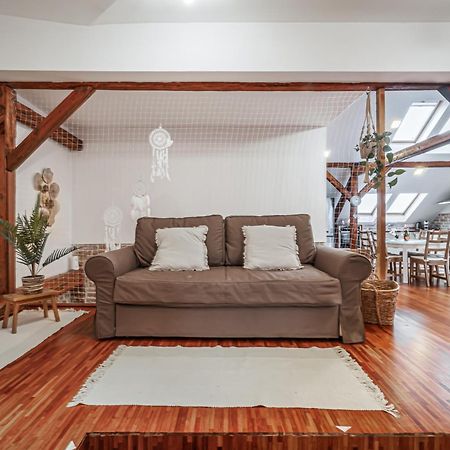 Beautiful And Romantic Penthouse With Two Terraces บราติสลาวา ภายนอก รูปภาพ
