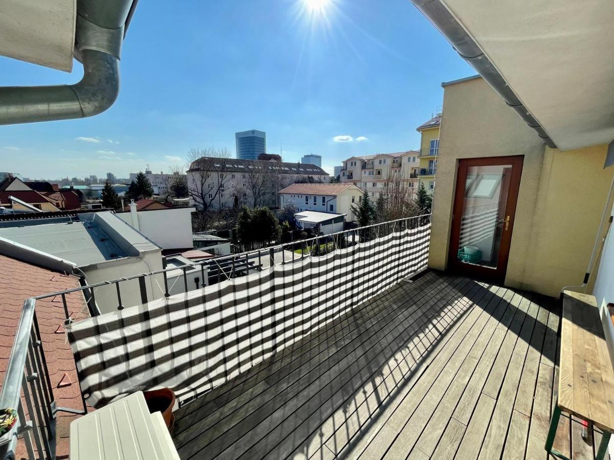 Beautiful And Romantic Penthouse With Two Terraces บราติสลาวา ภายนอก รูปภาพ