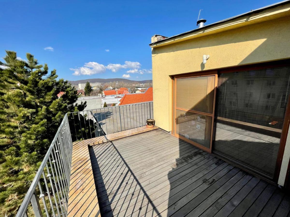 Beautiful And Romantic Penthouse With Two Terraces บราติสลาวา ภายนอก รูปภาพ