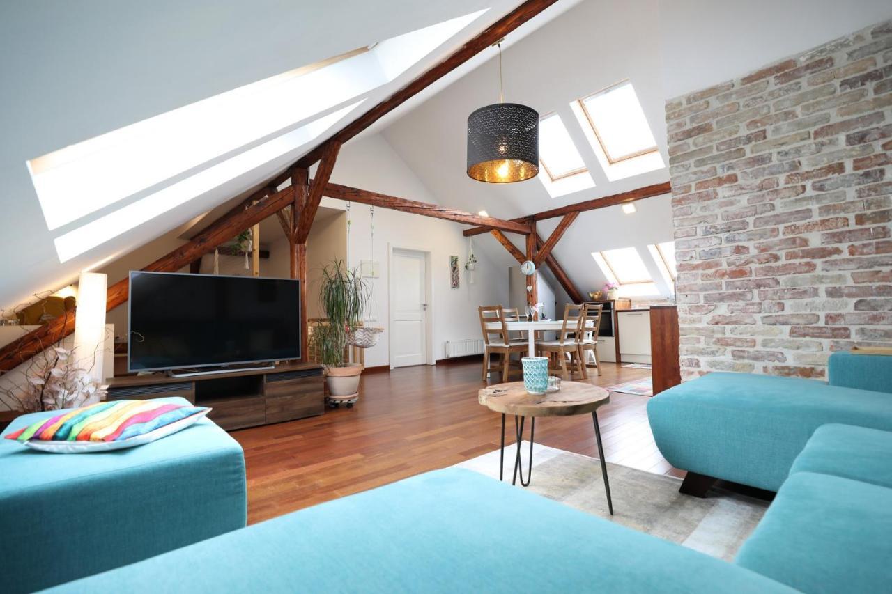 Beautiful And Romantic Penthouse With Two Terraces บราติสลาวา ภายนอก รูปภาพ