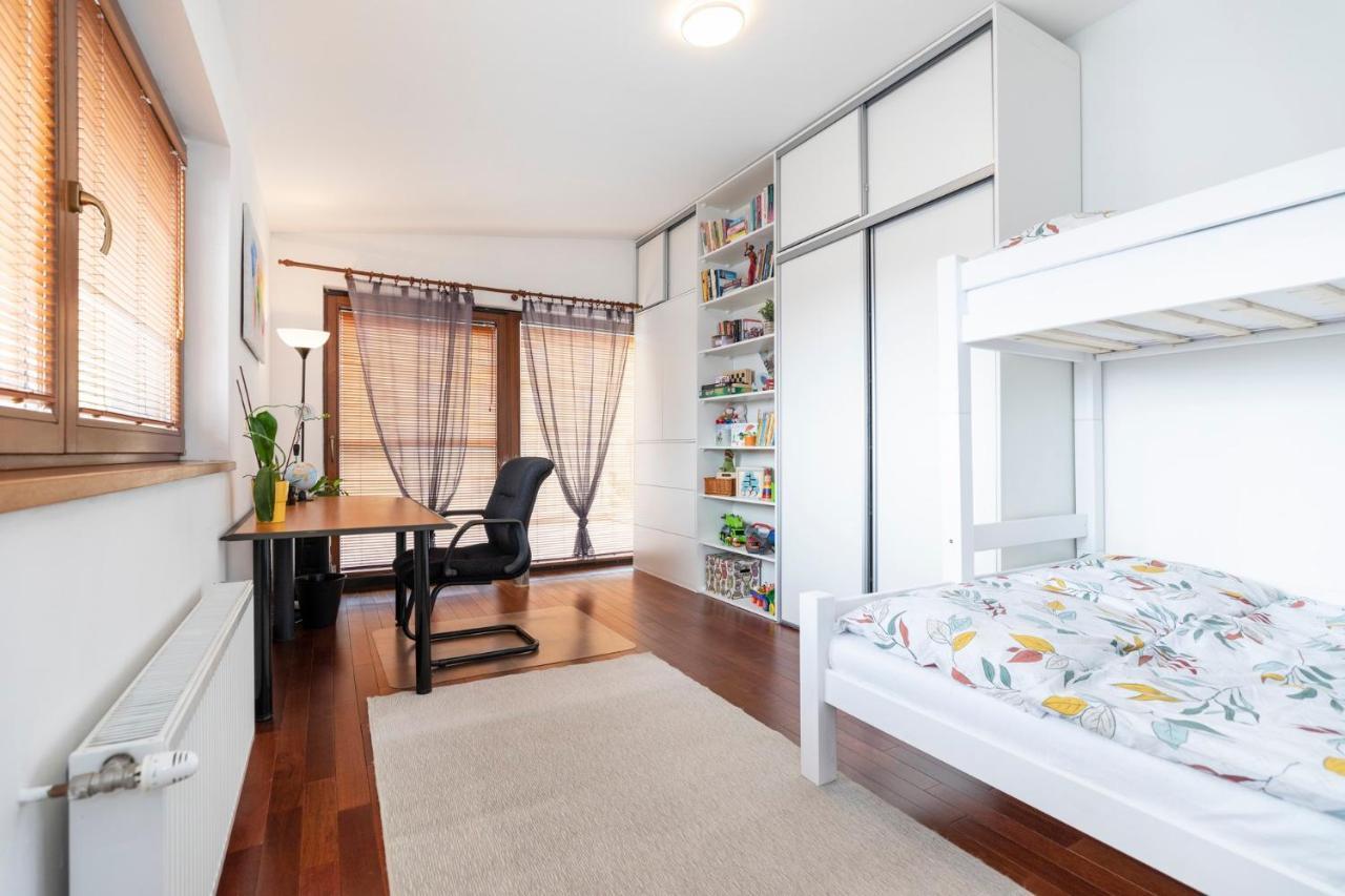 Beautiful And Romantic Penthouse With Two Terraces บราติสลาวา ภายนอก รูปภาพ