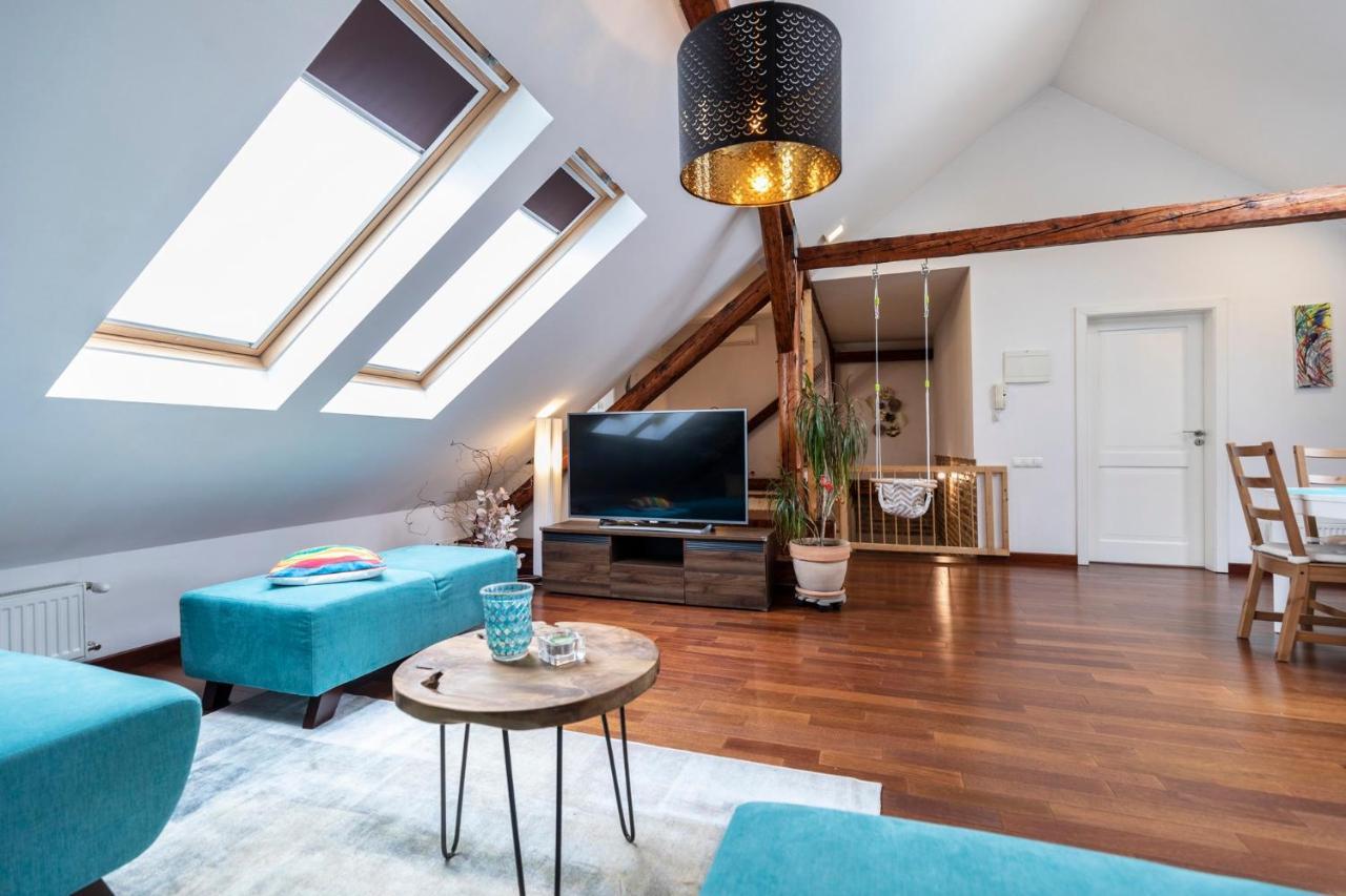 Beautiful And Romantic Penthouse With Two Terraces บราติสลาวา ภายนอก รูปภาพ