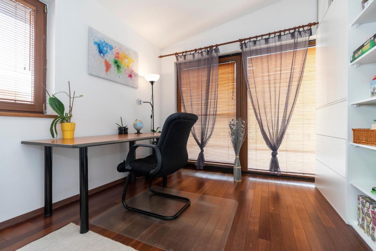 Beautiful And Romantic Penthouse With Two Terraces บราติสลาวา ภายนอก รูปภาพ