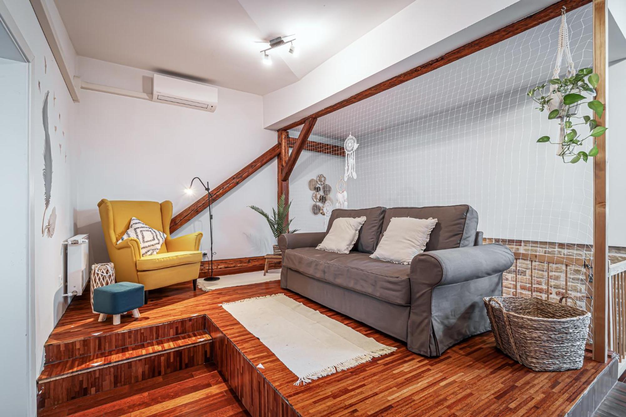 Beautiful And Romantic Penthouse With Two Terraces บราติสลาวา ภายนอก รูปภาพ